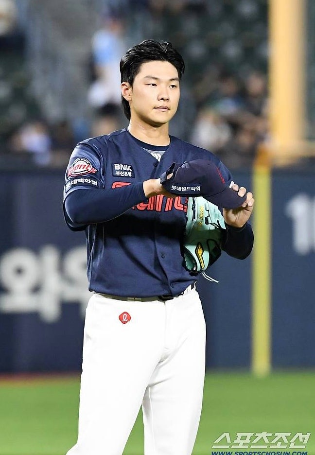 홍민기 1군 제외 롯데 불펜 흔들림 재정비 왜 지금 더 불안할까