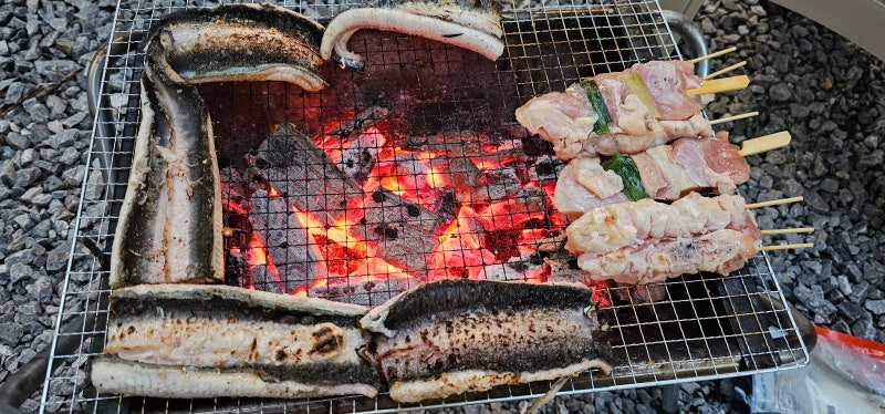 [캠핑 화로대 추천] 불멍과 바베큐는 따로! 3초 조립 조리용 화로대, 밥캠핑 엑스그릴 리뷰