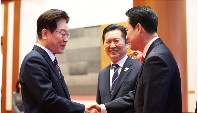 [긴급속보] <b>장동혁 가족상</b>에 이재명 대통령 조의…한동훈... 