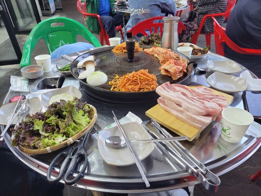 싹쓰리솥뚜껑김치삼겹살 중계역점 사진 6