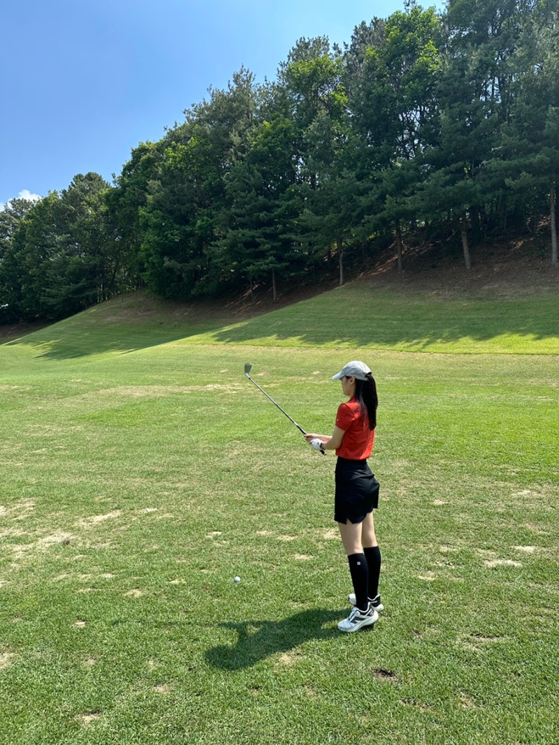 나이키 골프웨어 여성 컬러감 예쁜 여름 필드룩 추천해요