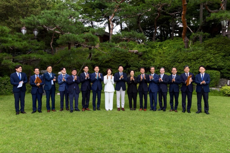 반도체 세수로 <b>미래대응기금 신설</b>…총리공관 당정협의회에서... 
