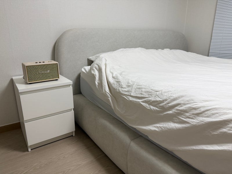 슬립퍼 티라 침대 프레임 라지킹 1년 사용 후기, 신혼집 침실 꾸미기