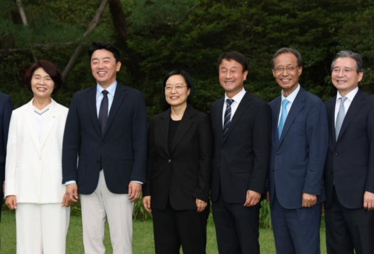 터졌다" <b>미래대응기금 신설</b>로 수혜 입을 하반기 미래 유망 섹터... 