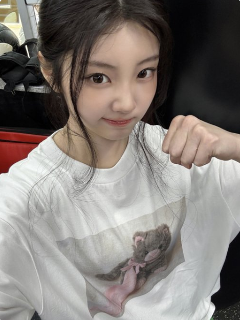 아일릿 원희 사복 곰돌이 티셔츠 어디 제품? 데일리룩 패션 정보