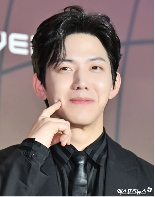 ‘유튜버 유지유와 열애설’ 데이식스 도운, 10주년 콘서트서 눈물의 심경 고백 “평생 음악....