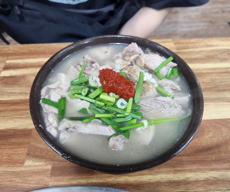 신송자 신마산식당(배우 최민식 추천 돼지국밥)