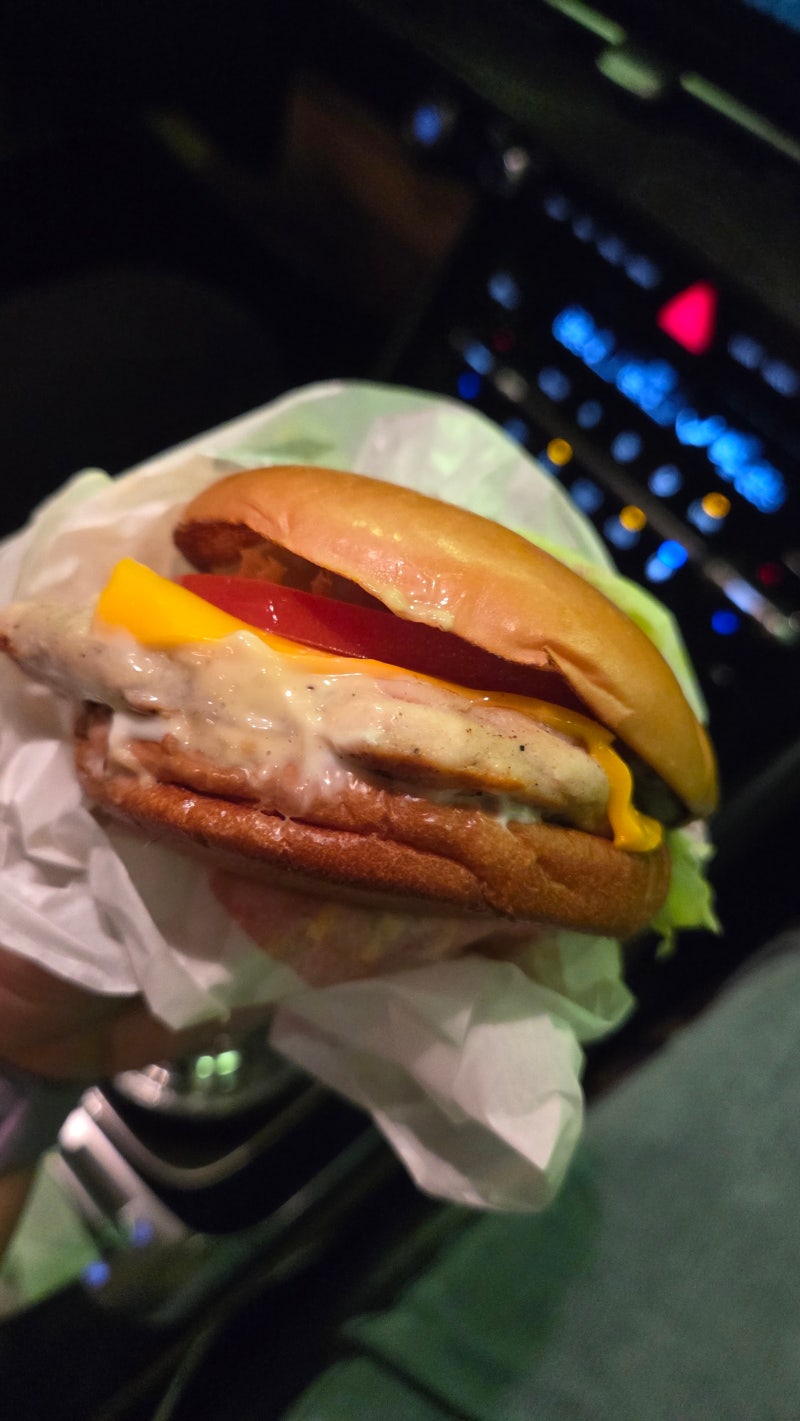 맥도날드 그릴드 치킨 모닝버거 후기, 운동하는 40대의 단백질 아침