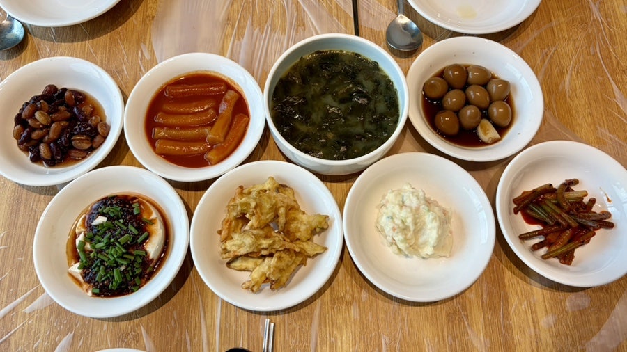 Cheongnyeondaege Bongdeokjeom photo 1