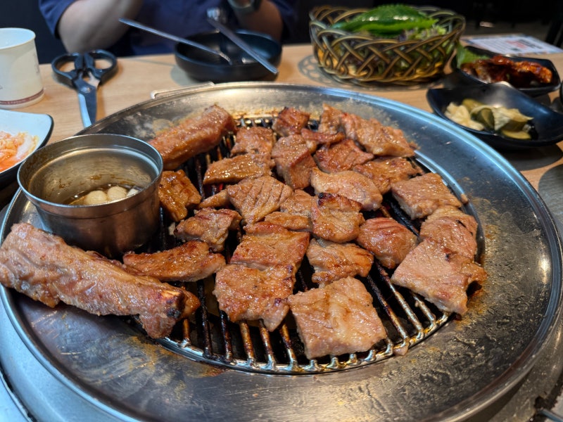 하남 스타필드 근처 돼지갈비 맛집 | 흥부골 숯불돼지 왕갈비, 직접 구워주는 하남풍산역 맛....