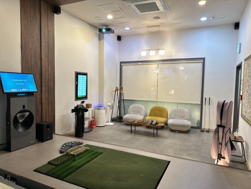 강남 스크린골프 쾌적한 시설의 NX 골프존파크 논현 플레이그라운드
