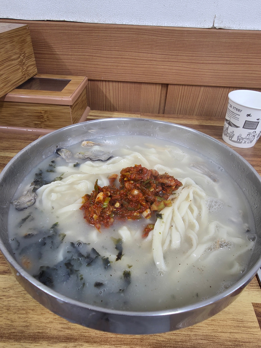 Donghaekalguksu photo 5