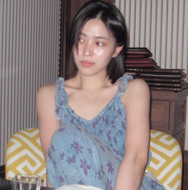 <b>있지 류진</b> 수수한 매력, 이건 저장각일게