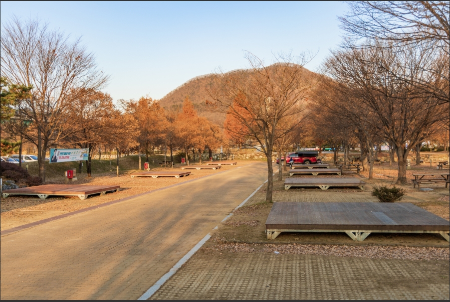 청춘글램핑&카라반 사진 1