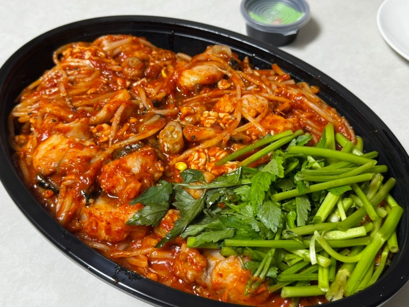 강릉 순살 아구찜 해물찜에 낙지가 통으로 들어간 백년아구찜 강릉점