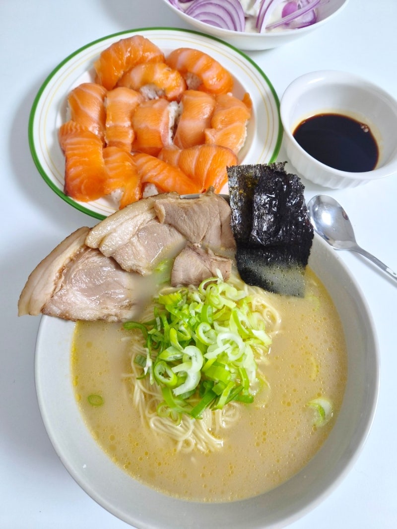하카타 생라멘 타마루에스엠에스 돈코츠라멘 만들기