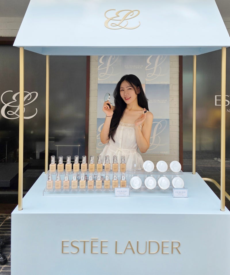 에스티 로더 아우프글렛 콜라보 더블 웨어 스킨 핏 쿠션 만나봤어요