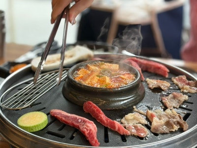 의정부 소고기 전문 육백더 정육식당 눈앞에서 썰어주는 신선한 고기집