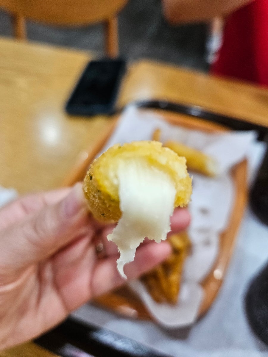 맘스터치 오창2산단점 사진 3