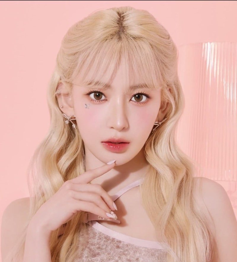 "르세라핌 사쿠라 밀크블론드 컬러, 탈색 몇 번 해야 할까요?"