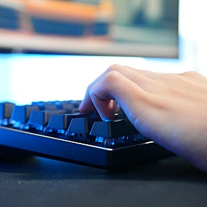 발로란트 게이밍 키보드 로지텍G PRO X TKL RAPID 사용 후기