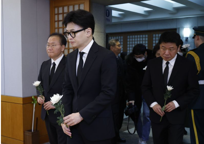 [긴급속보] <b>한동훈 조문</b> 논란 일파만파…국민의힘 계파 갈등... 
