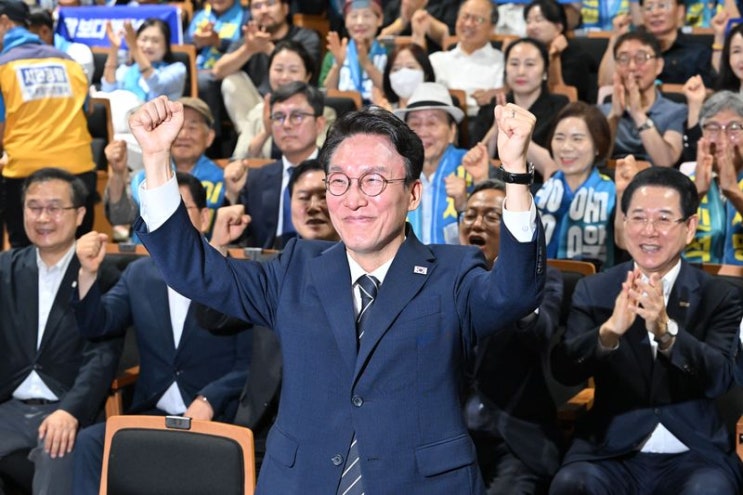 김민석 전 국무총리, 더불어민주당 대표 <b>출마 선언</b>..<b>정청래</b> 겨냥... 