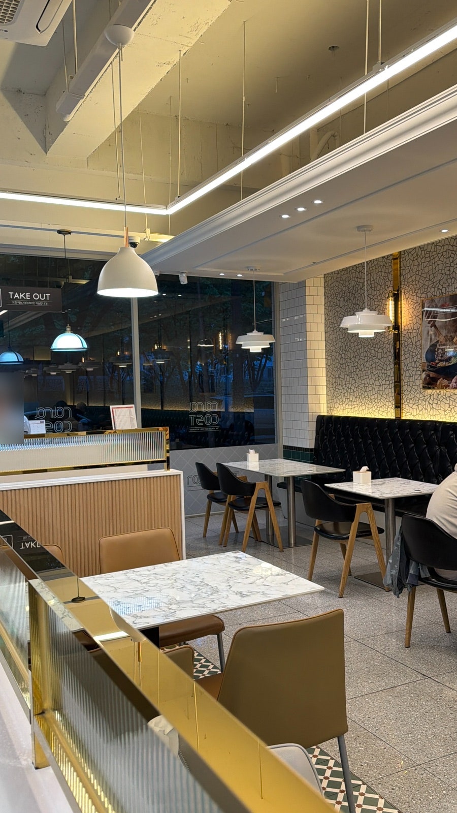 라라코스트 만촌메트로점 사진 4