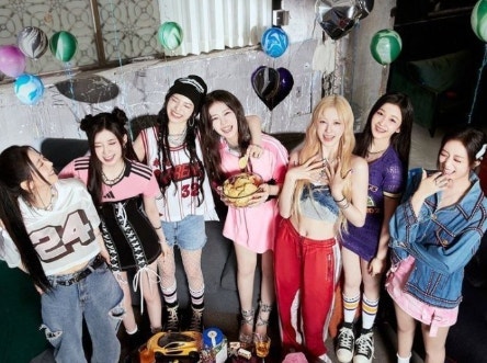 베이비몬스터, 신곡 'I LIKE IT' MV 전격 공개! 청량함으로 무장한 YG 괴물 신인의 끝없는 진화