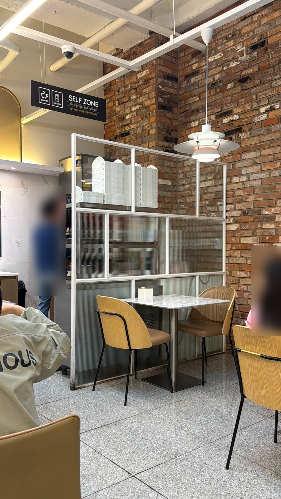 라라코스트 만촌메트로점 사진 5