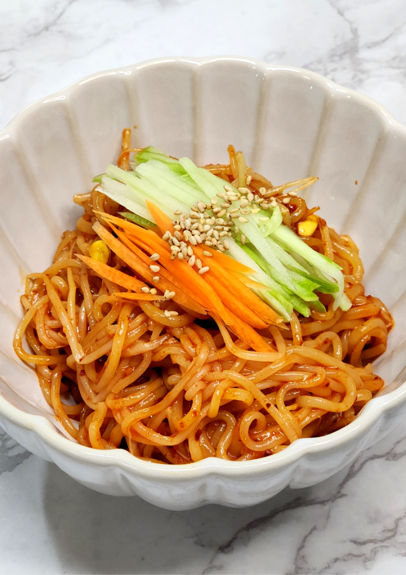 콩나물 한 줌 넣었더니 훨씬 맛있어요! 아삭한 콩나물쫄면 레시피