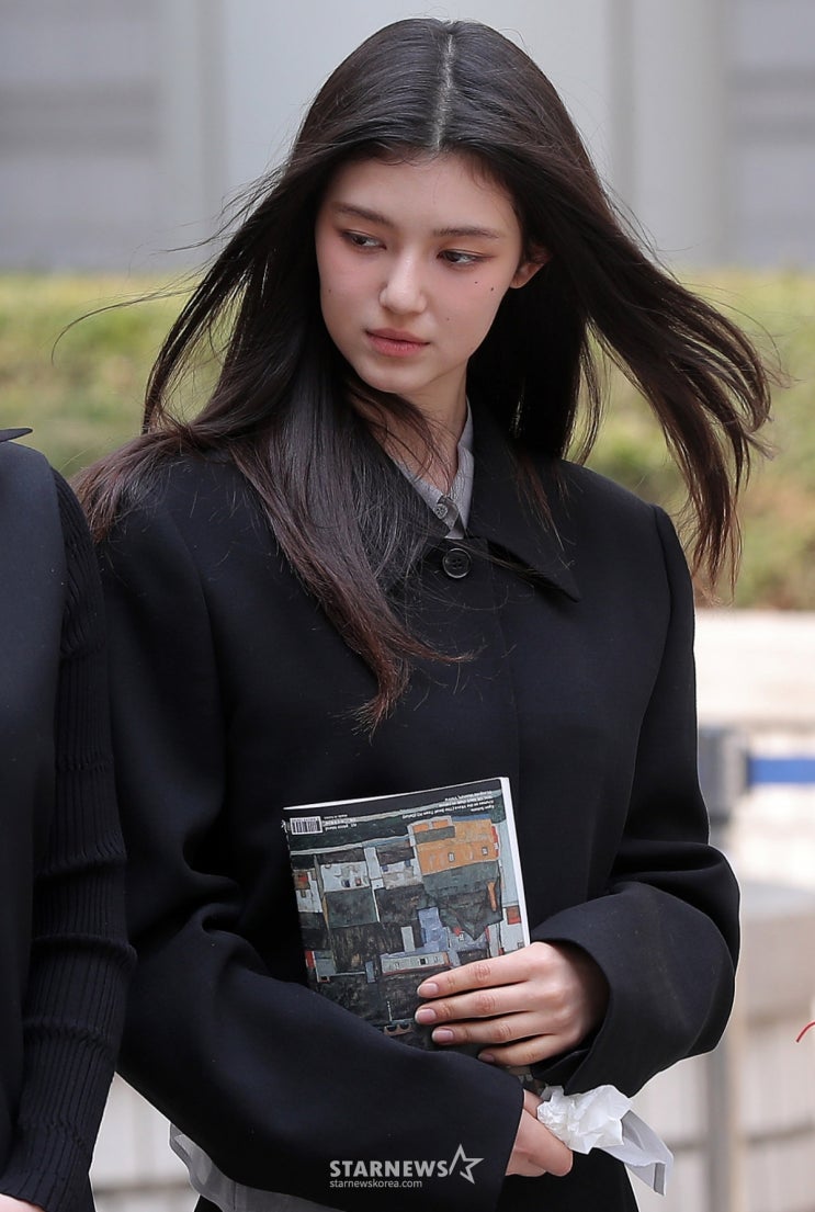 <b>다니엘</b>, 331억 소송 중 <b>호주</b> 마라톤 근황 뮤즈 뉴진스 퇴출... 