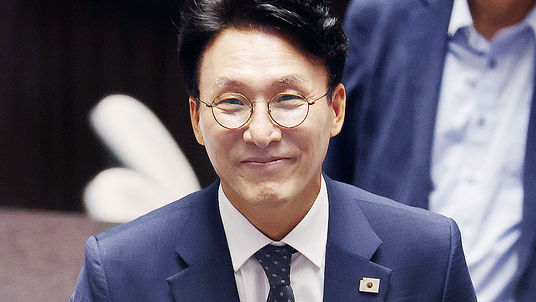 <b>김민석</b> 당대표 출마 <b>정청래</b> 향한 <b>직격</b>탄과 이재명 정부 성공... 