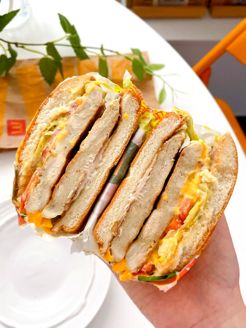 맥모닝 단백질 30g 실화? 맥도날드 메뉴 더블 그릴드 치킨 모닝버거