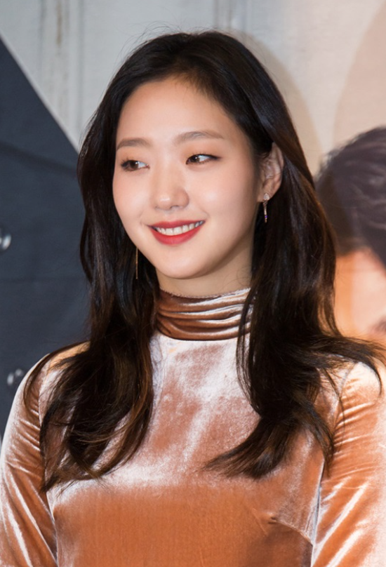 <b>김고은</b> 프로필 나이 키 MBTI 학력 <b>가족</b>은? 은교 데뷔부터 파묘... 