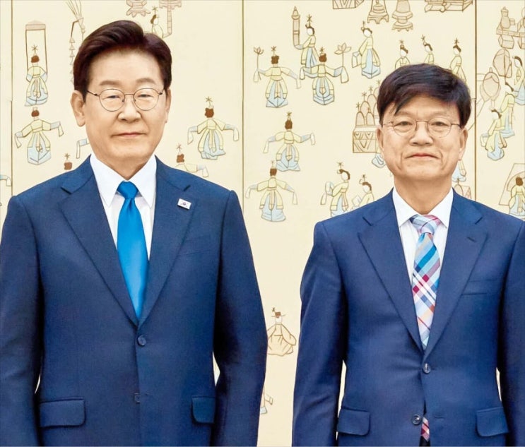 [긴급속보] "<b>이병태</b> <b>사퇴</b> 논란" SNS 삭제 이유는? 토머스 모어... 