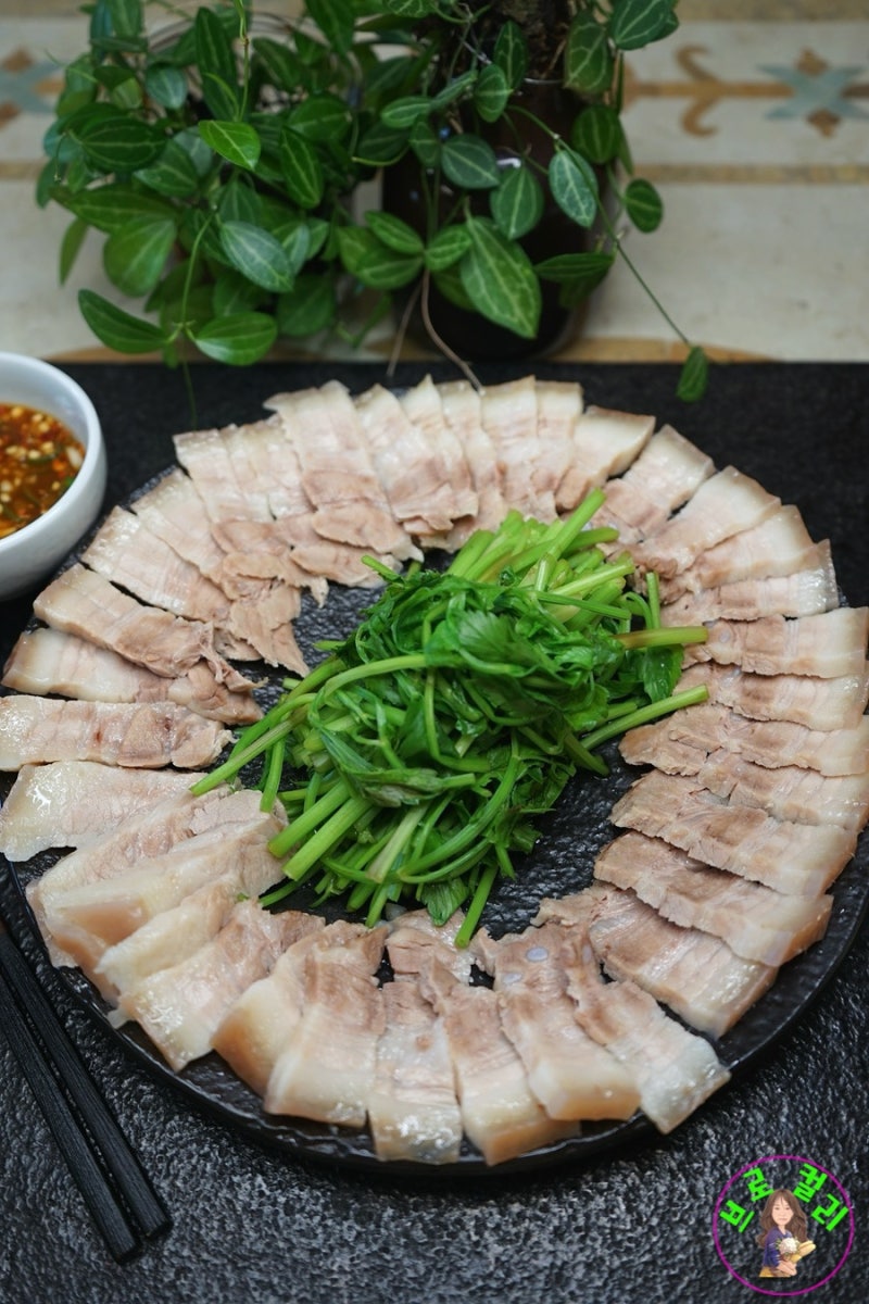 돼지 수육 삶는법 보쌈 레시피 수육삶는시간 삼겹살 수육 삶는법 돼지고기 수육 삶기 소스 ....