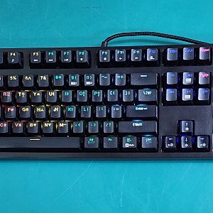 (판매 완료 됐습니다) 앱코 해커 K660S 카일 광축 게이밍 키보드 (상태 최상 검정색) 1개당 13,000....