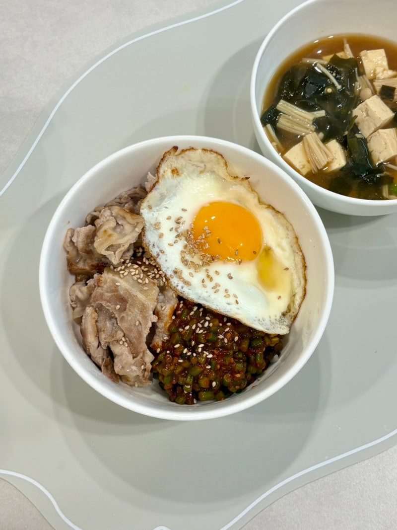 [마늘쫑 요리] 간단한데 맛은 절대 간단하지 않은 '마늘쫑 비빔밥' 레시피