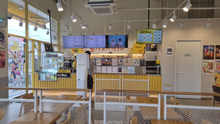 메가MGC커피 김포마송공원점 사진 2