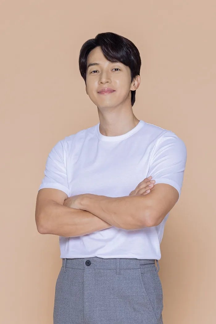 허경환, 15년 키운 '허닭' 결국 손 뗐다…700억 매출 신화 뒤 숨겨진 진짜 이야기