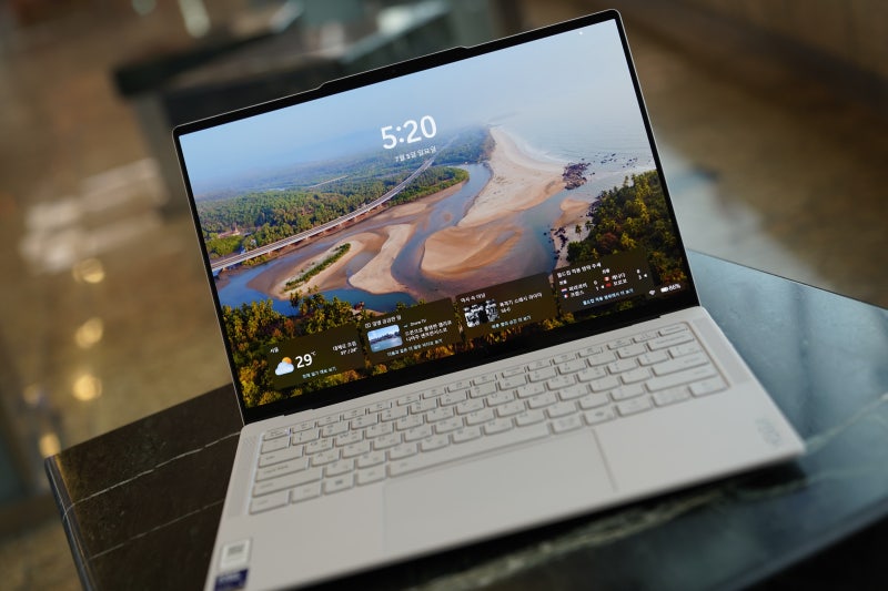 1kg 미만 프리미엄 AI 노트북 끝판왕 등장! Lenovo 2026 Yoga Slim 7 Ultra AURA Edition 초경량 노트북 리....