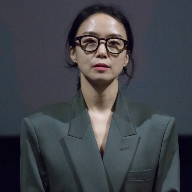 전도연 패션 스타일 분석 | 리즈 시절부터 지금까지 변하지 않는 우아함