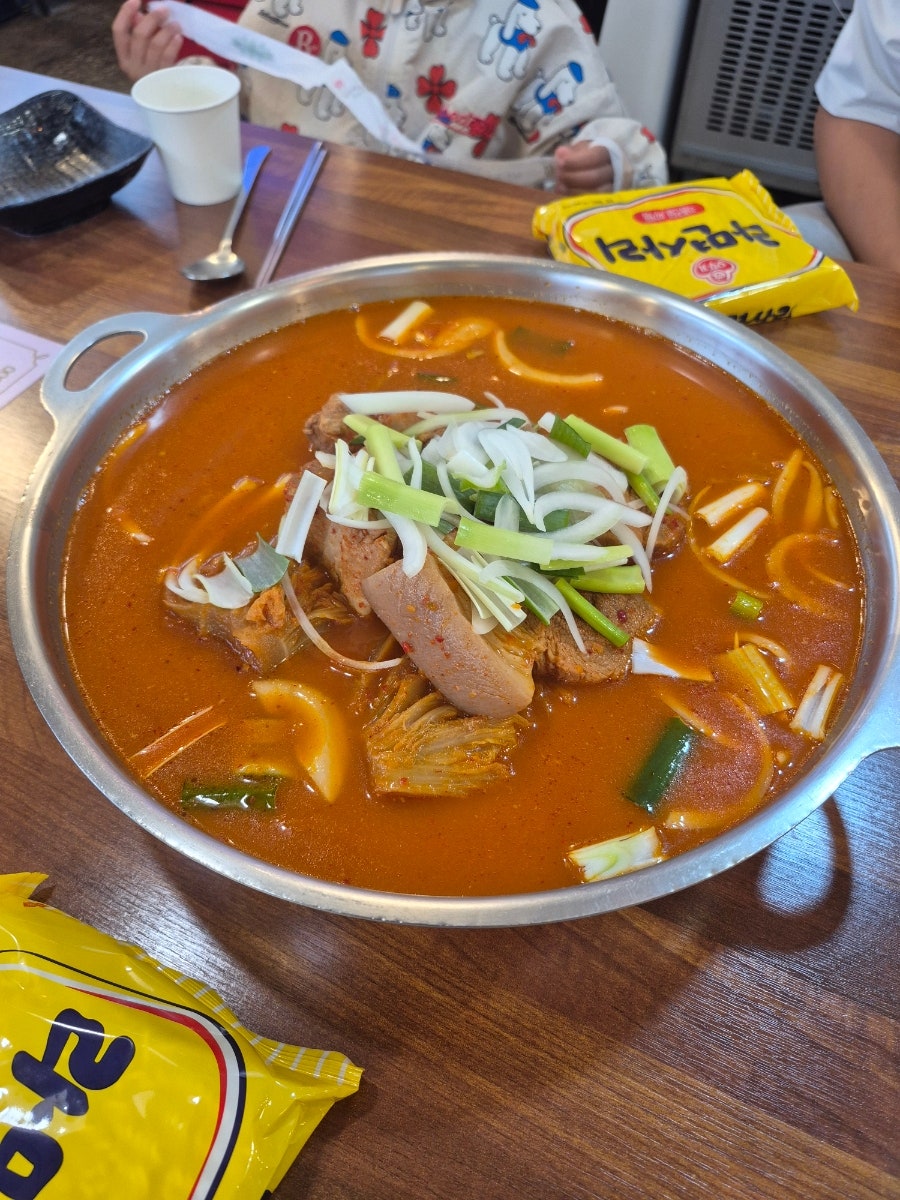 사랑담은 묵은지찜찌개 일동점 사진 2