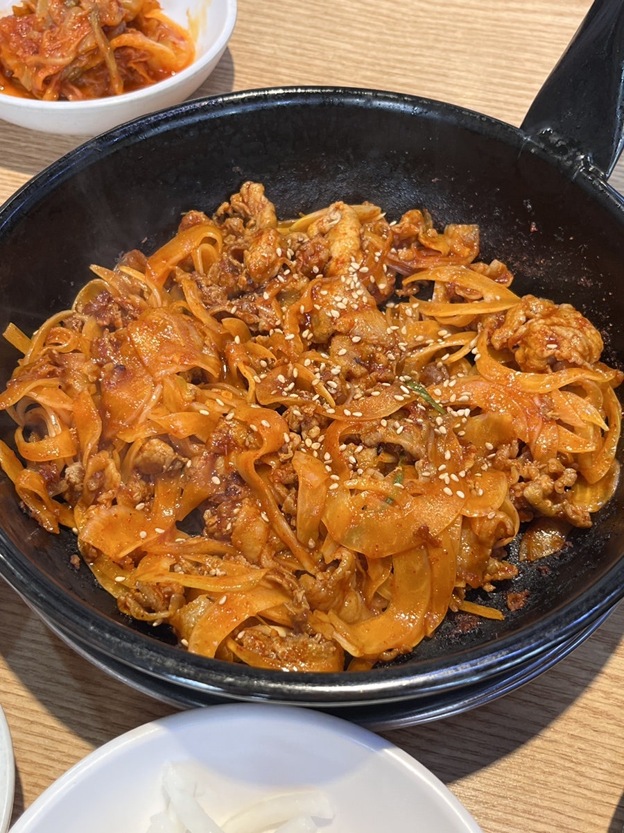 딸부자네불백 신사본점 사진 4