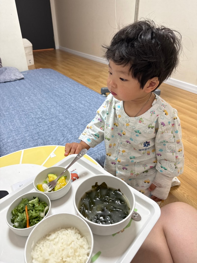 22개월 아기 수족구 증상 / 수원 아이편한병원 1인실 입원 후기