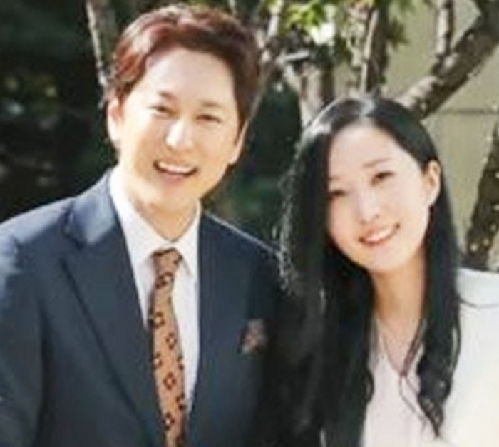 "재혼 안한다고 하더니.." 12살 연하와 결혼한 한석준 아나운서의 러브 스토리