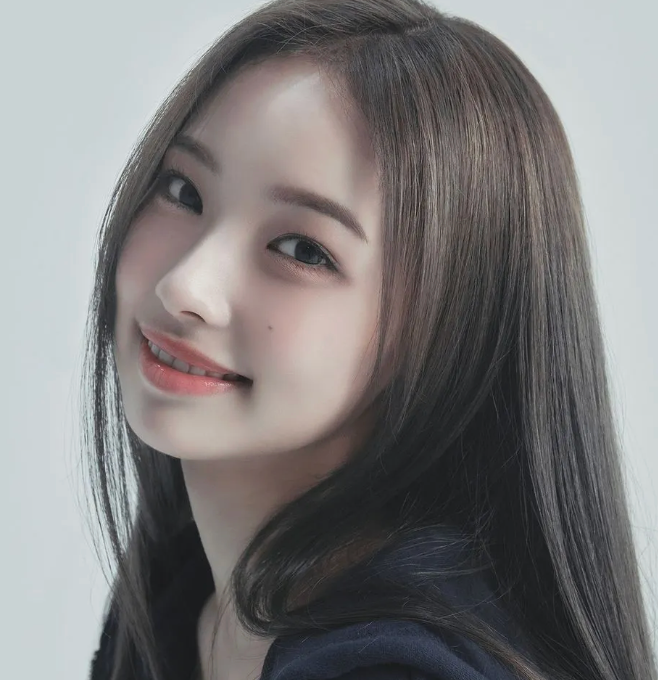 <b>김현지 PD</b> 프로필 리센느 윈이 “무섭노” 사투리 썼다 일베로... 