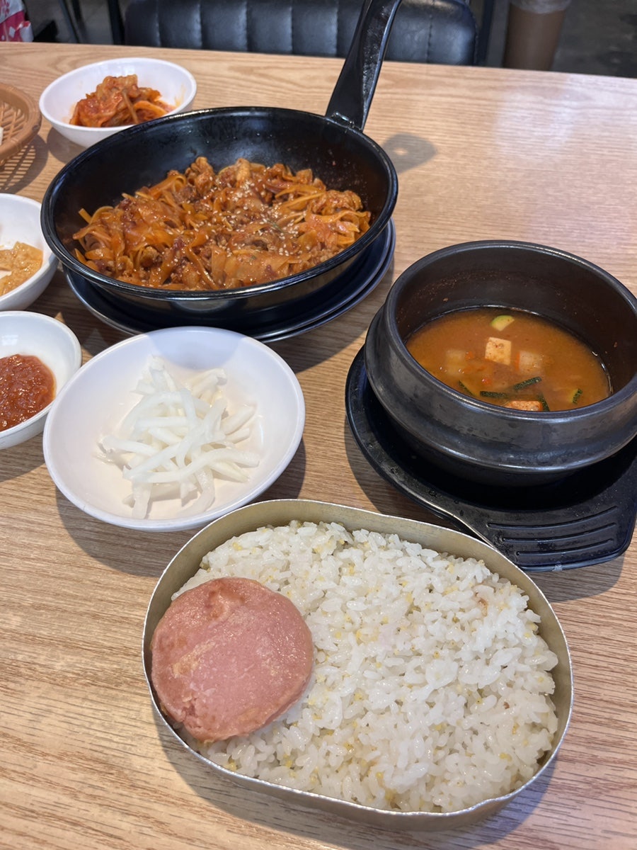 딸부자네불백 신사본점 사진 3