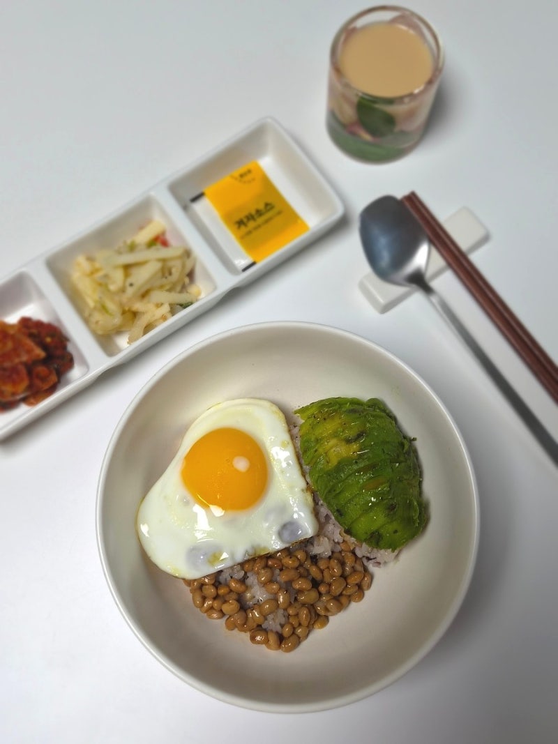 초보 새댁의 "아보카도 낫또 덮밥" 레시피